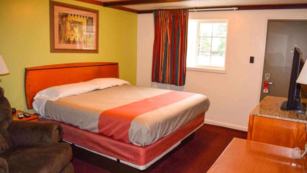 Relax Inn Bloomsburg Esterno foto