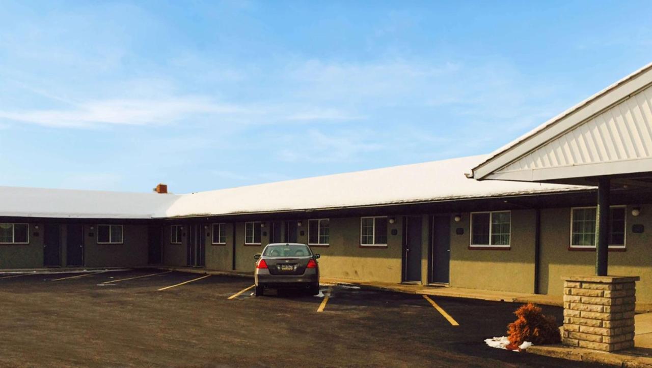 Relax Inn Bloomsburg Esterno foto
